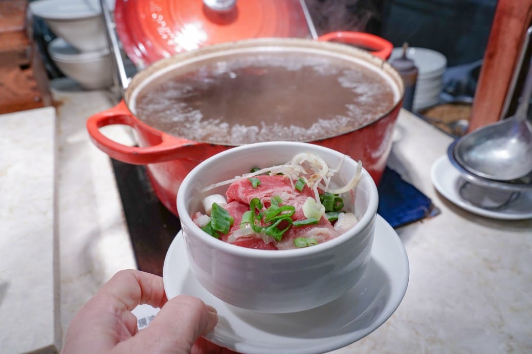 台北凱達大飯店百宴自助餐吃到飽，只要799起有海鮮牛排生魚片等超過百道料理