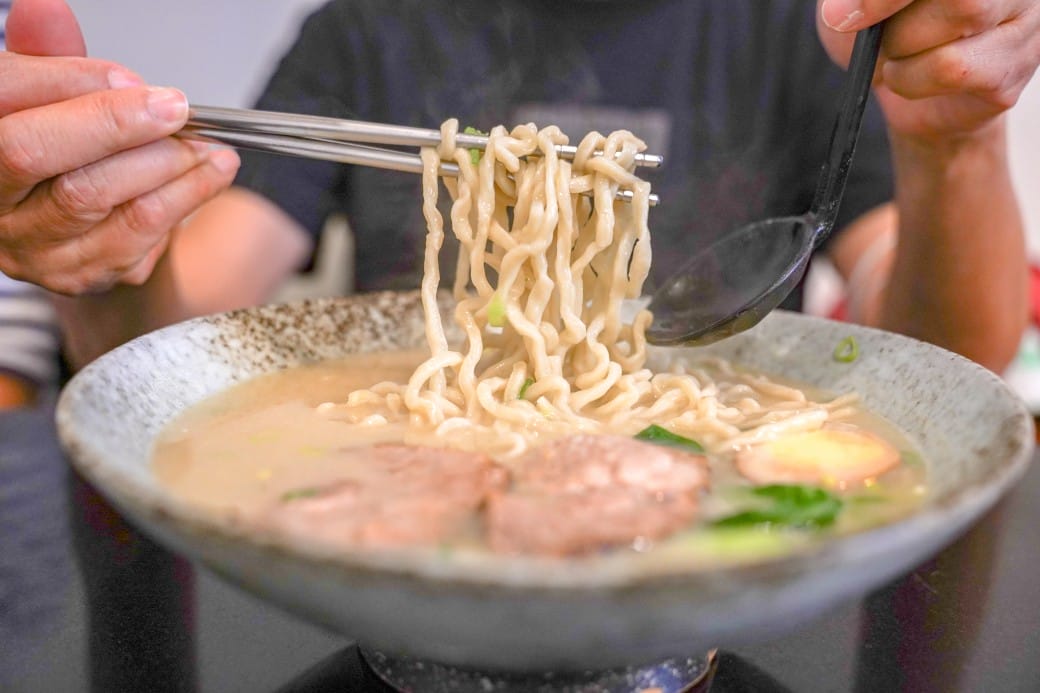 北投滿客屋拉麵，北投溫泉街大排長龍超人氣拉麵店，在地人只推薦這一家