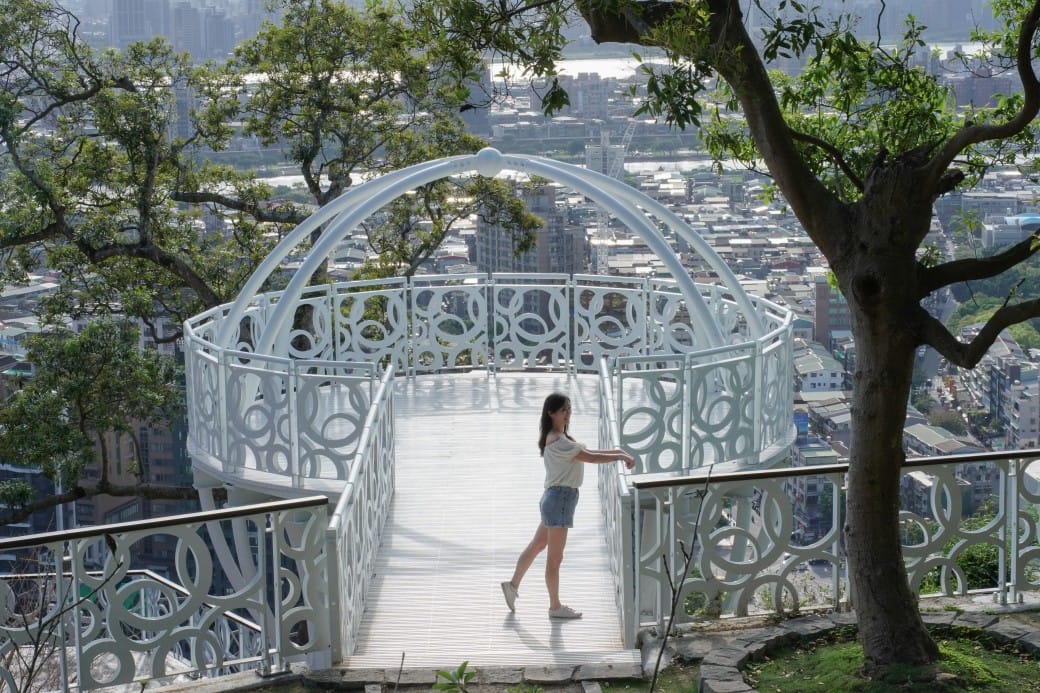 台北北眼平台，微風平台，劍潭山步道白色圓球360度景觀，台北約會新景點