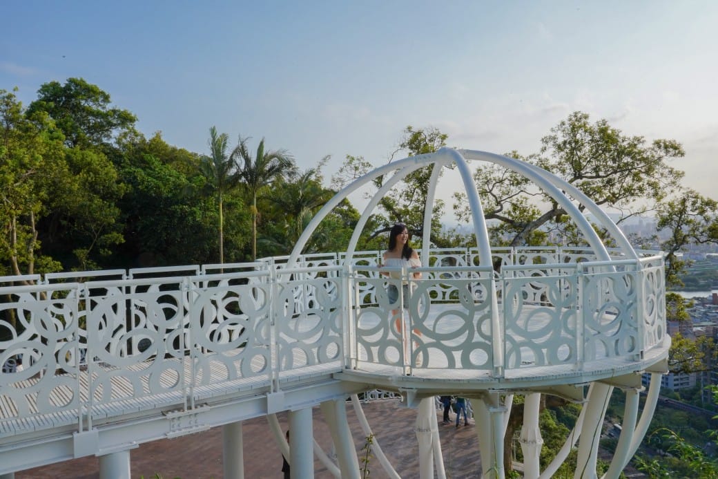 台北北眼平台，微風平台，劍潭山步道白色圓球360度景觀，台北約會新景點