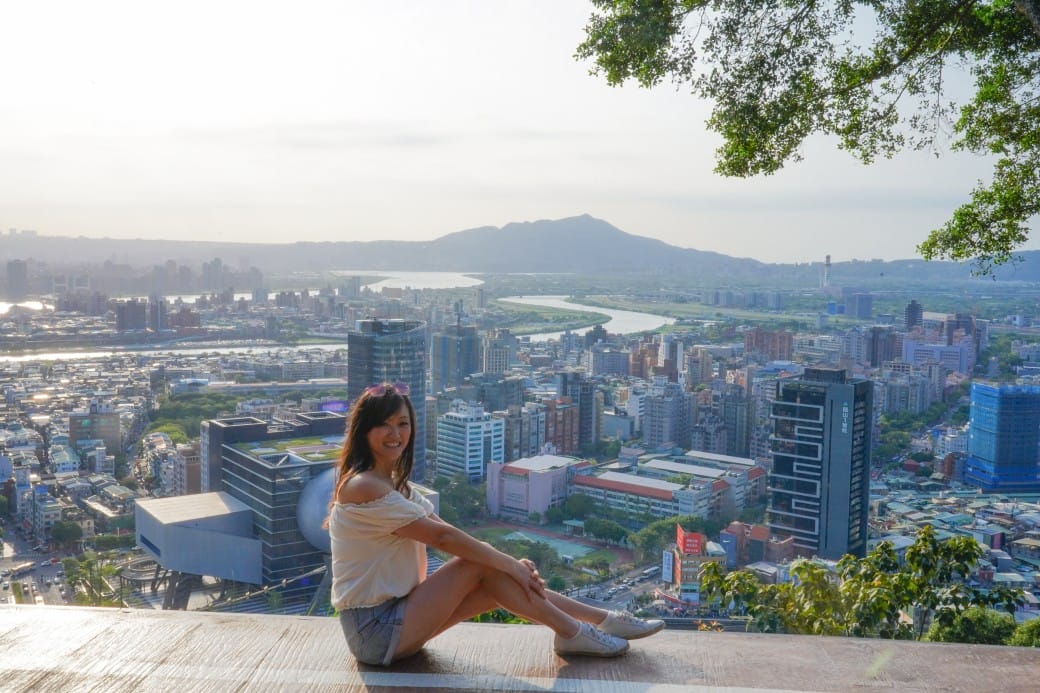 台北北眼平台，微風平台，劍潭山步道白色圓球360度景觀，台北約會新景點