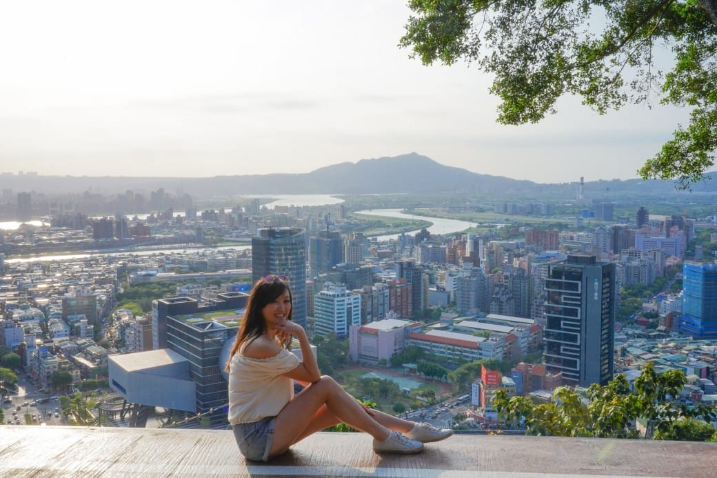台北北眼平台,微風平台,劍潭山步道白色圓球360度景觀,台北約會新景點 - 第21張圖 台北北眼平台,微風平台,劍潭山步道白色圓球360度景觀,台北約會新景點