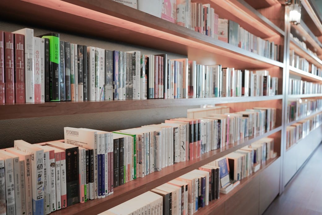 高雄承風青鳥|空中書店,喝咖啡看書同時眺望無敵景觀,還有VERSE bar咖啡書店質感咖啡廳 - 第31張圖 高雄承風青鳥|空中書店,喝咖啡看書同時眺望無敵景觀,還有VERSE bar咖啡書店質感咖啡廳