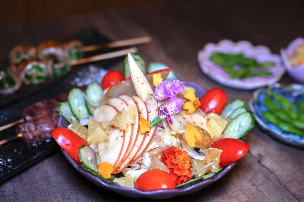 板橋美食｜炭吉郎居酒屋，平價炭火串燒創意料理，開店10分鐘就客滿