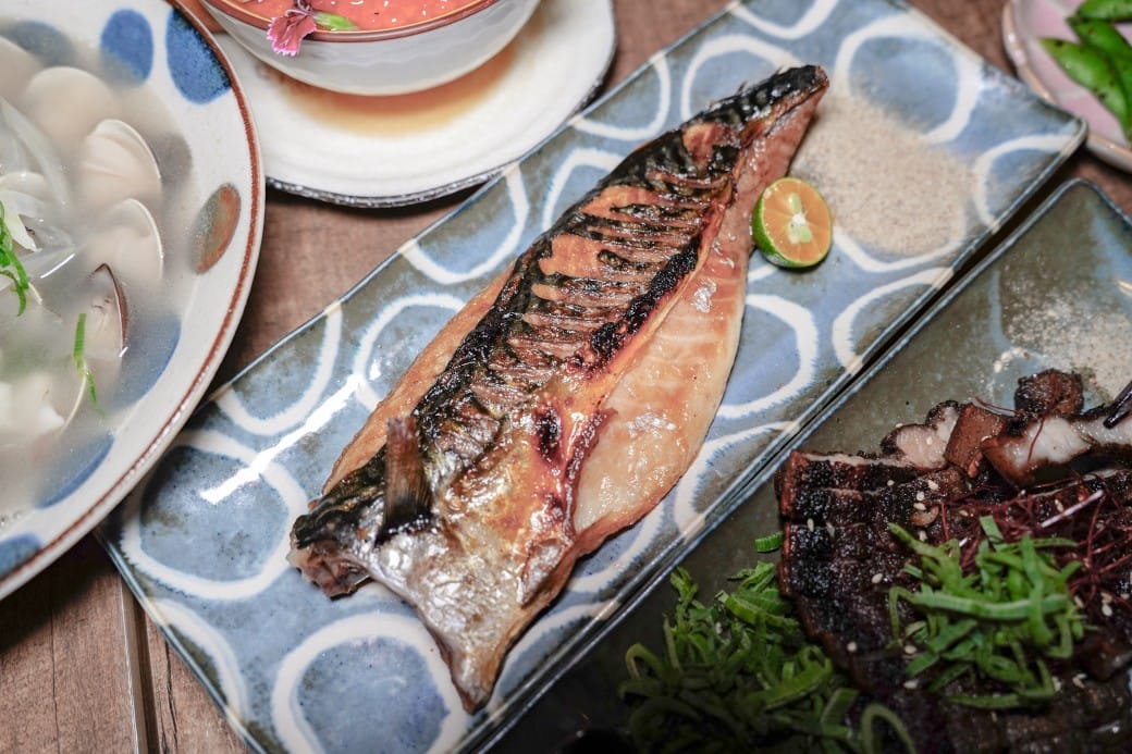 板橋美食｜炭吉郎居酒屋，平價炭火串燒創意料理，開店10分鐘就客滿