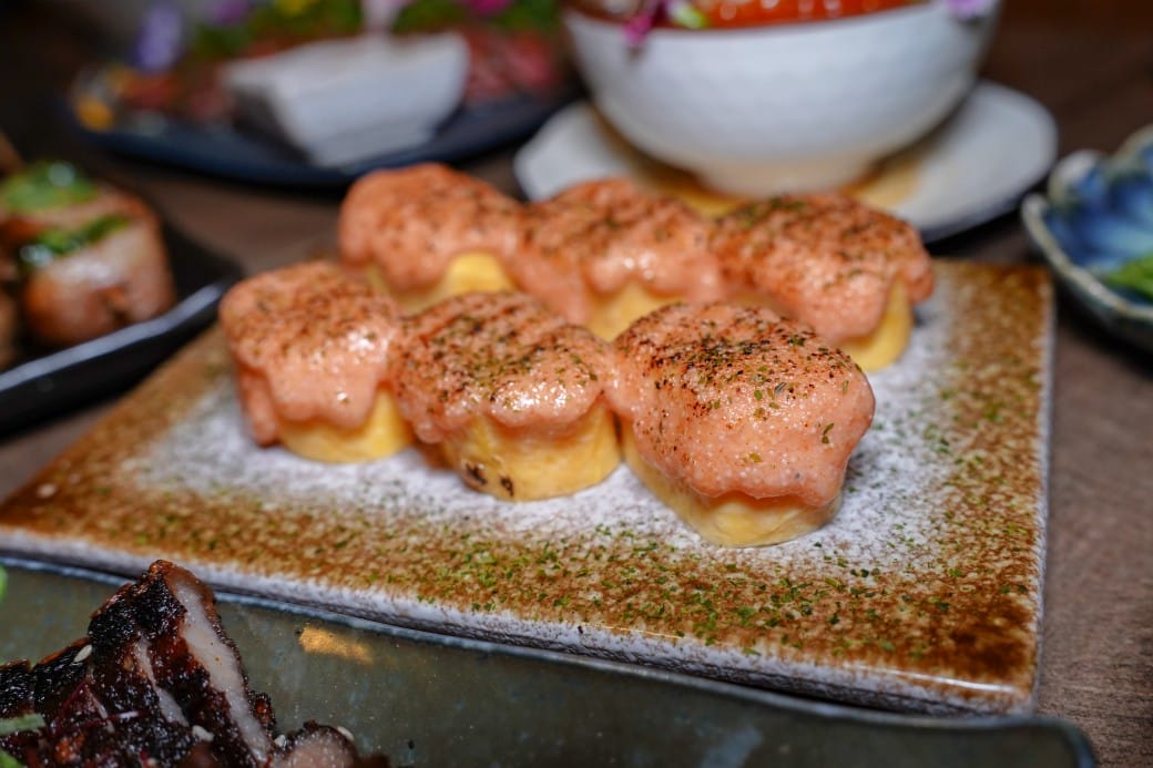 板橋美食｜炭吉郎居酒屋，平價炭火串燒創意料理，開店10分鐘就客滿