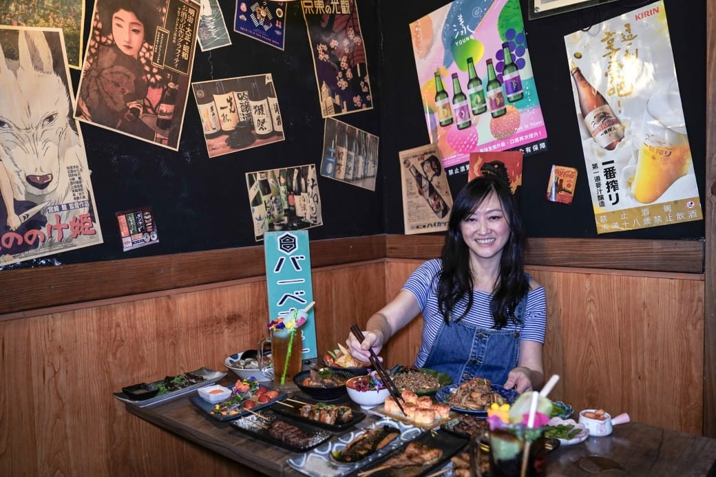 板橋美食｜炭吉郎居酒屋，平價炭火串燒創意料理，開店10分鐘就客滿