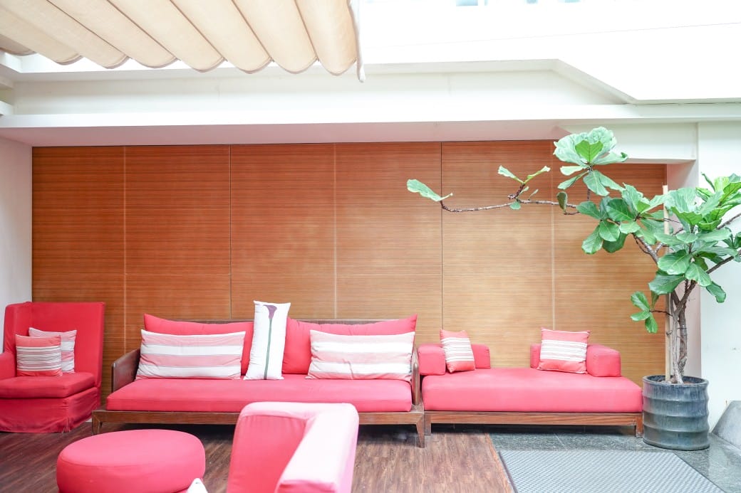 台北陽明山溫泉飯店推薦｜雀客藏居，稀有的白磺泉有大眾池以及個人湯屋，山泉水泳池，自助早餐也很推薦！