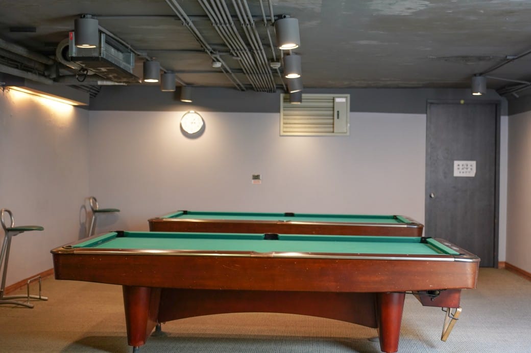 台北陽明山溫泉飯店推薦｜雀客藏居，稀有的白磺泉有大眾池以及個人湯屋，山泉水泳池，自助早餐也很推薦！