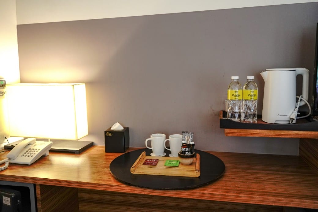 台北陽明山溫泉飯店推薦｜雀客藏居，稀有的白磺泉有大眾池以及個人湯屋，山泉水泳池，自助早餐也很推薦！