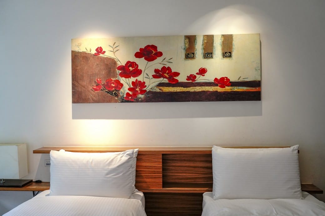 台北陽明山溫泉飯店推薦｜雀客藏居，稀有的白磺泉有大眾池以及個人湯屋，山泉水泳池，自助早餐也很推薦！