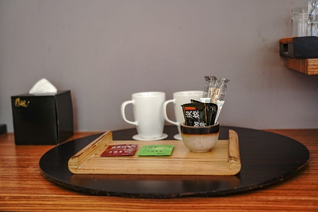 台北陽明山溫泉飯店推薦｜雀客藏居，稀有的白磺泉有大眾池以及個人湯屋，山泉水泳池，自助早餐也很推薦！