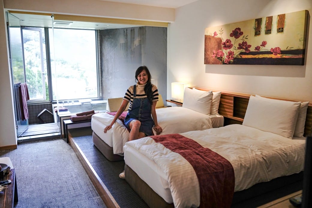 台北陽明山溫泉飯店推薦｜雀客藏居，稀有的白磺泉有大眾池以及個人湯屋，山泉水泳池，自助早餐也很推薦！