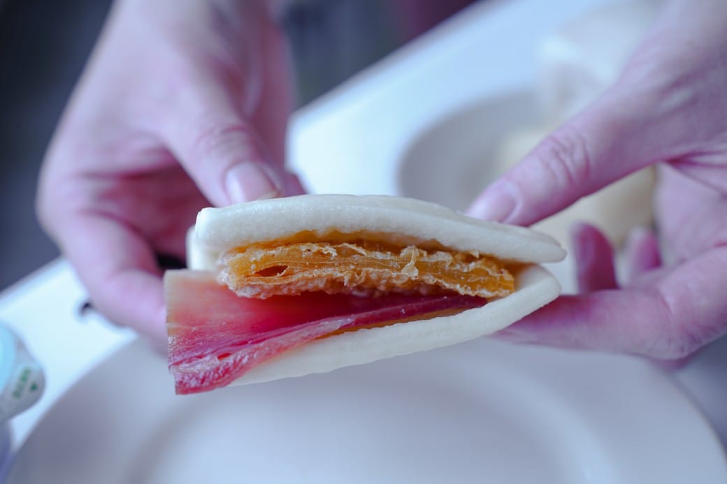 雀客藏居台北陽明山溫泉飯店｜雀客藏居藏粵閣自助式早餐吃到飽，坐在游泳池畔吃三個小時的自助早餐