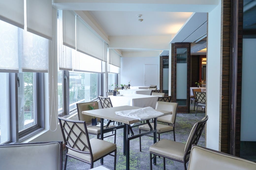 台北陽明山溫泉飯店推薦｜雀客藏居，稀有的白磺泉有大眾池以及個人湯屋，山泉水泳池，自助早餐也很推薦！