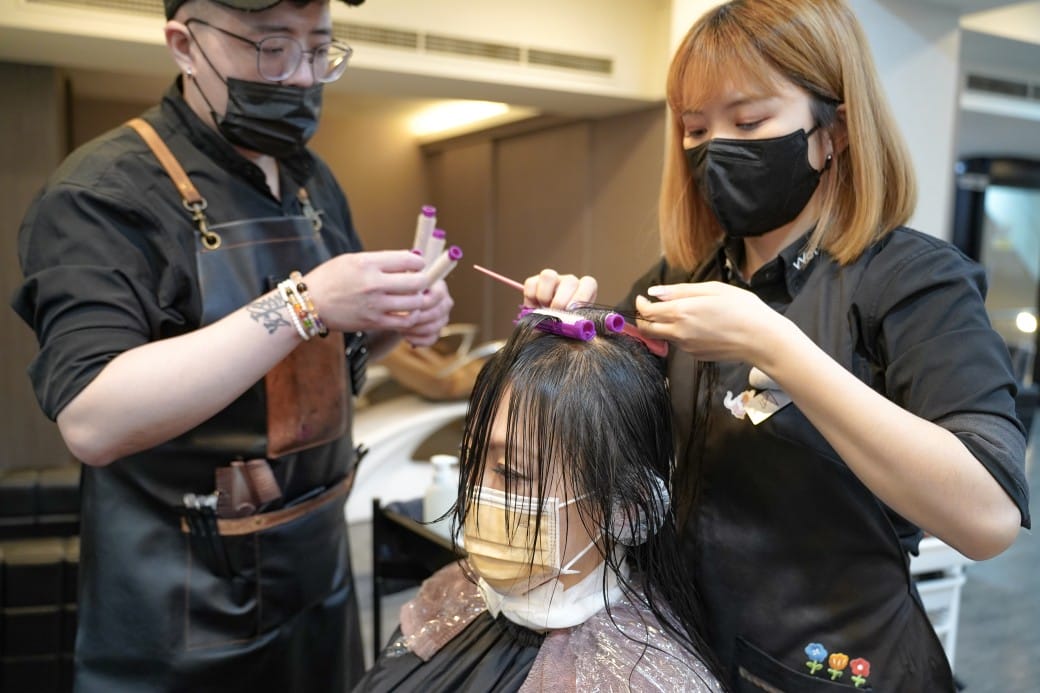 板橋染髮推薦｜Wor hair 府中店女生不分長度染燙不用再加價超級划算的，燙髮護髮染髮推薦，剪髮只要250！