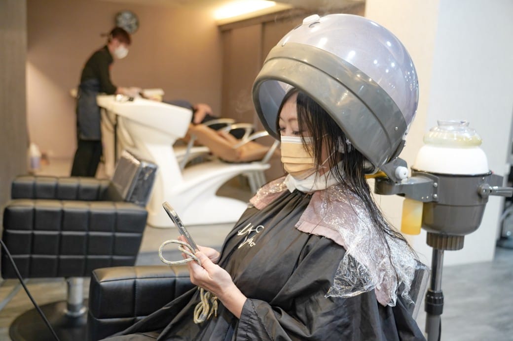 板橋染髮推薦｜Wor hair 府中店女生不分長度染燙不用再加價超級划算的，燙髮護髮染髮推薦，剪髮只要250！