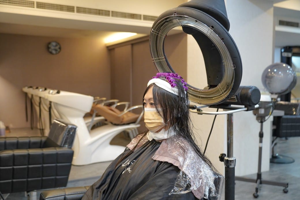 板橋染髮推薦｜Wor hair 府中店女生不分長度染燙不用再加價超級划算的，燙髮護髮染髮推薦，剪髮只要250！