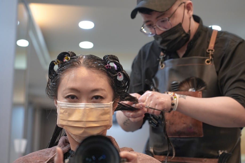 板橋染髮推薦｜Wor hair 府中店女生不分長度染燙不用再加價超級划算的，燙髮護髮染髮推薦，剪髮只要250！