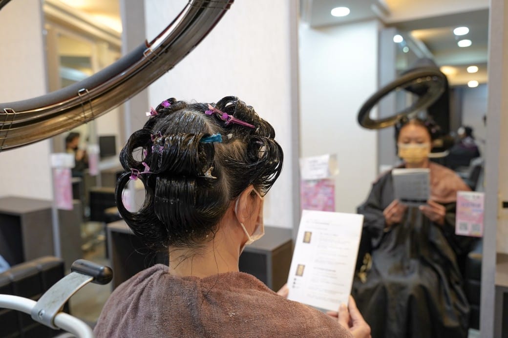 板橋染髮推薦|Wor hair 府中店女生不分長度染燙不用再加價超級划算的,燙髮護髮染髮推薦,剪髮只要250! - 第37張圖 板橋染髮推薦|Wor hair 府中店女生不分長度染燙不用再加價超級划算的,燙髮護髮染髮推薦,剪髮只要250!