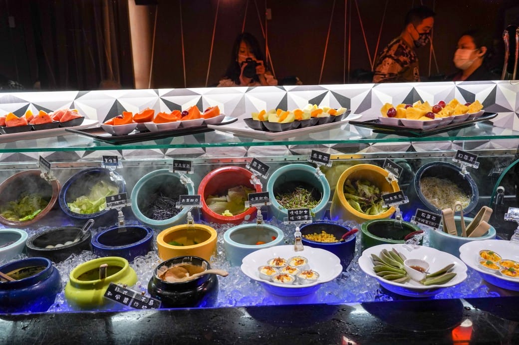 凱薩西餐牛排|一週只開三天隱藏在二樓的牛排館,還有熱食沙拉冰淇淋吃到飽,外加飲料無限暢飲! - 第23張圖 凱薩西餐牛排|一週只開三天隱藏在二樓的牛排館,還有熱食沙拉冰淇淋吃到飽,外加飲料無限暢飲!