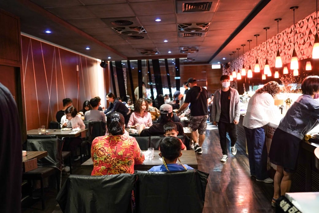 凱薩西餐牛排|一週只開三天隱藏在二樓的牛排館,還有熱食沙拉冰淇淋吃到飽,外加飲料無限暢飲! - 第7張圖 凱薩西餐牛排|一週只開三天隱藏在二樓的牛排館,還有熱食沙拉冰淇淋吃到飽,外加飲料無限暢飲!