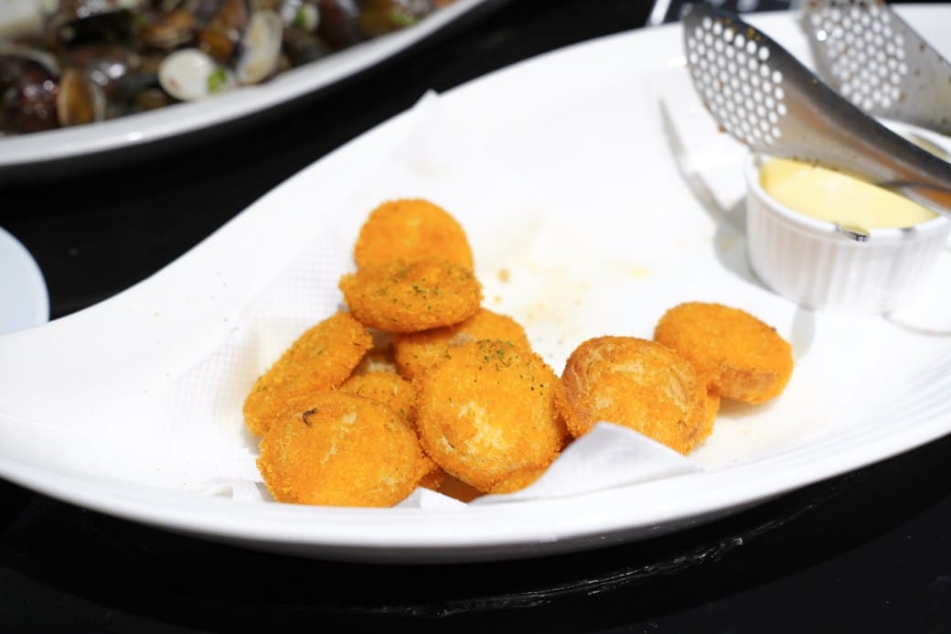 凱薩西餐牛排|一週只開三天隱藏在二樓的牛排館,還有熱食沙拉冰淇淋吃到飽,外加飲料無限暢飲! - 第40張圖 凱薩西餐牛排|一週只開三天隱藏在二樓的牛排館,還有熱食沙拉冰淇淋吃到飽,外加飲料無限暢飲!