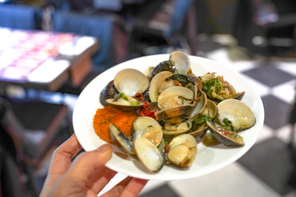 凱薩西餐牛排|一週只開三天隱藏在二樓的牛排館,還有熱食沙拉冰淇淋吃到飽,外加飲料無限暢飲! - 第38張圖 凱薩西餐牛排|一週只開三天隱藏在二樓的牛排館,還有熱食沙拉冰淇淋吃到飽,外加飲料無限暢飲!