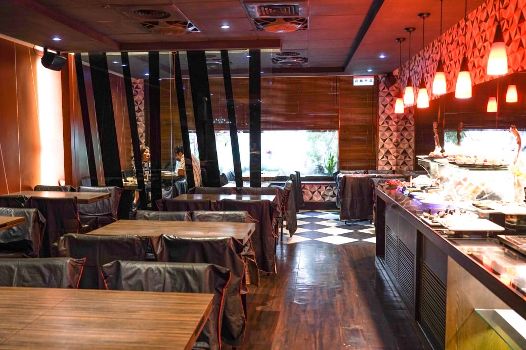 凱薩西餐牛排|一週只開三天隱藏在二樓的牛排館,還有熱食沙拉冰淇淋吃到飽,外加飲料無限暢飲! - 第8張圖 凱薩西餐牛排|一週只開三天隱藏在二樓的牛排館,還有熱食沙拉冰淇淋吃到飽,外加飲料無限暢飲!