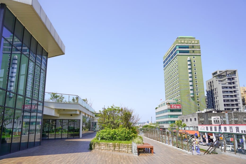 麗都蝶客花園｜基隆東岸旅客中心，AR鯨鯊共游拍照打卡，基隆最美觀海平台