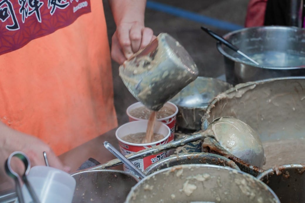 士林夜市士林廟口阿輝麵線,士林夜市米其林麵線,花枝大腸麵線最便宜一碗只要30元,菜單劍潭站美食@瑪姬幸福過日子 - 第11張圖 士林夜市士林廟口阿輝麵線,士林夜市米其林麵線,花枝大腸麵線最便宜一碗只要30元,菜單劍潭站美食@瑪姬幸福過日子