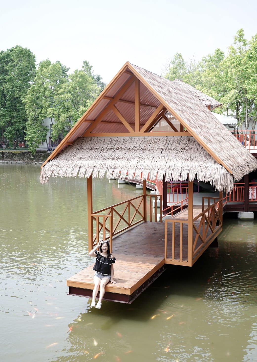 近水樓台湖畔森林咖啡，雲林斗六最新景觀咖啡廳，南洋風秒飛泰國清邁，門票交通菜單