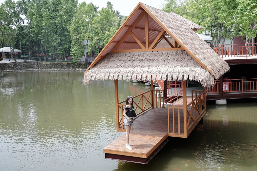 近水樓台湖畔森林咖啡，雲林斗六最新景觀咖啡廳，南洋風秒飛泰國清邁，門票交通菜單