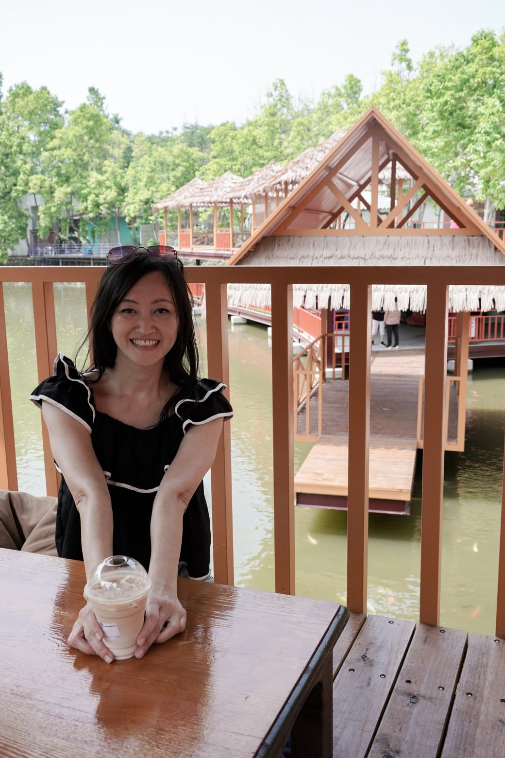 近水樓台湖畔森林咖啡，雲林斗六最新景觀咖啡廳，南洋風秒飛泰國清邁，門票交通菜單