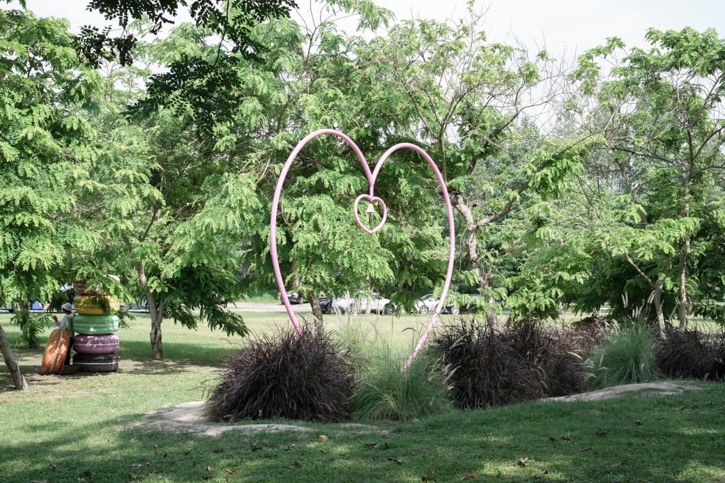 近水樓台湖畔森林咖啡，雲林斗六最新景觀咖啡廳，南洋風秒飛泰國清邁，門票交通菜單