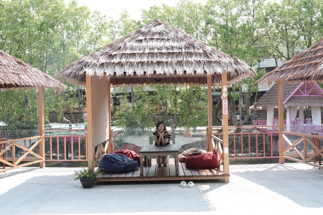 近水樓台湖畔森林咖啡，雲林斗六最新景觀咖啡廳，南洋風秒飛泰國清邁，門票交通菜單