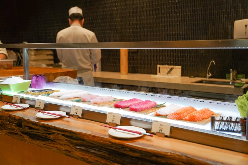 美福大飯店彩匯自助餐廳｜台北飯店自助餐吃到飽推薦，和牛羊排大蝦海鮮，甜點爆炸好吃，頂級buffet百種豐富菜色