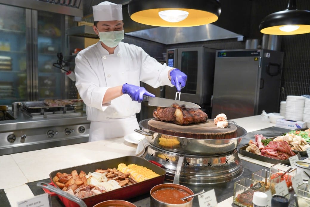 美福大飯店彩匯自助餐廳｜台北飯店自助餐吃到飽推薦，和牛羊排大蝦海鮮，甜點爆炸好吃，頂級buffet百種豐富菜色