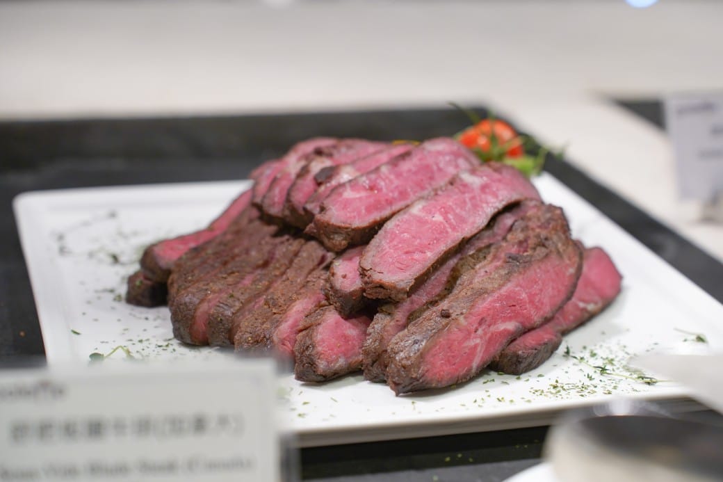 美福大飯店彩匯自助餐廳｜台北飯店自助餐吃到飽推薦，和牛羊排大蝦海鮮，甜點爆炸好吃，頂級buffet百種豐富菜色