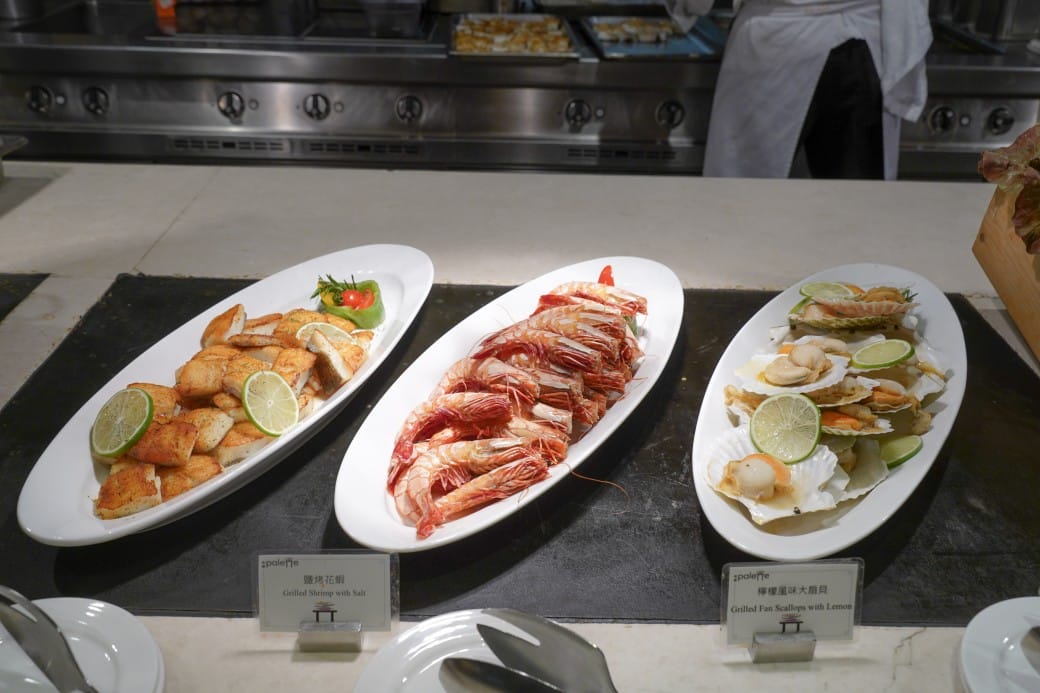 美福大飯店彩匯自助餐廳｜台北飯店自助餐吃到飽推薦，和牛羊排大蝦海鮮，甜點爆炸好吃，頂級buffet百種豐富菜色