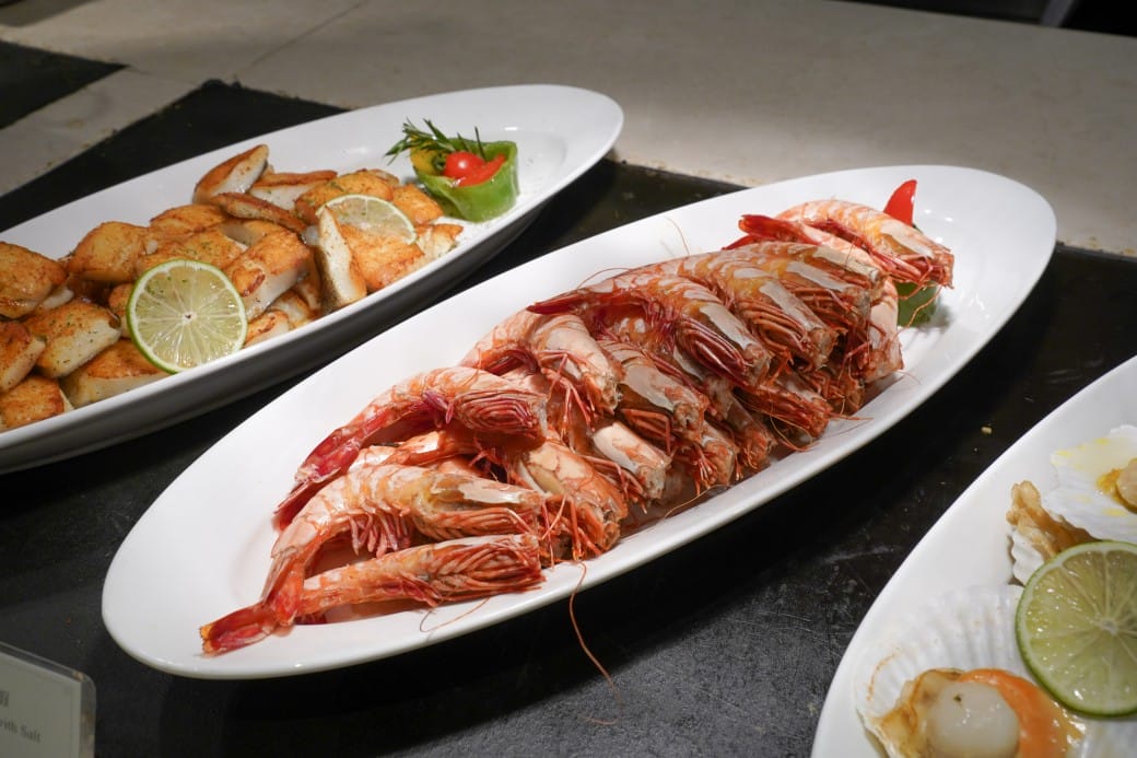 美福大飯店彩匯自助餐廳｜台北飯店自助餐吃到飽推薦，和牛羊排大蝦海鮮，甜點爆炸好吃，頂級buffet百種豐富菜色