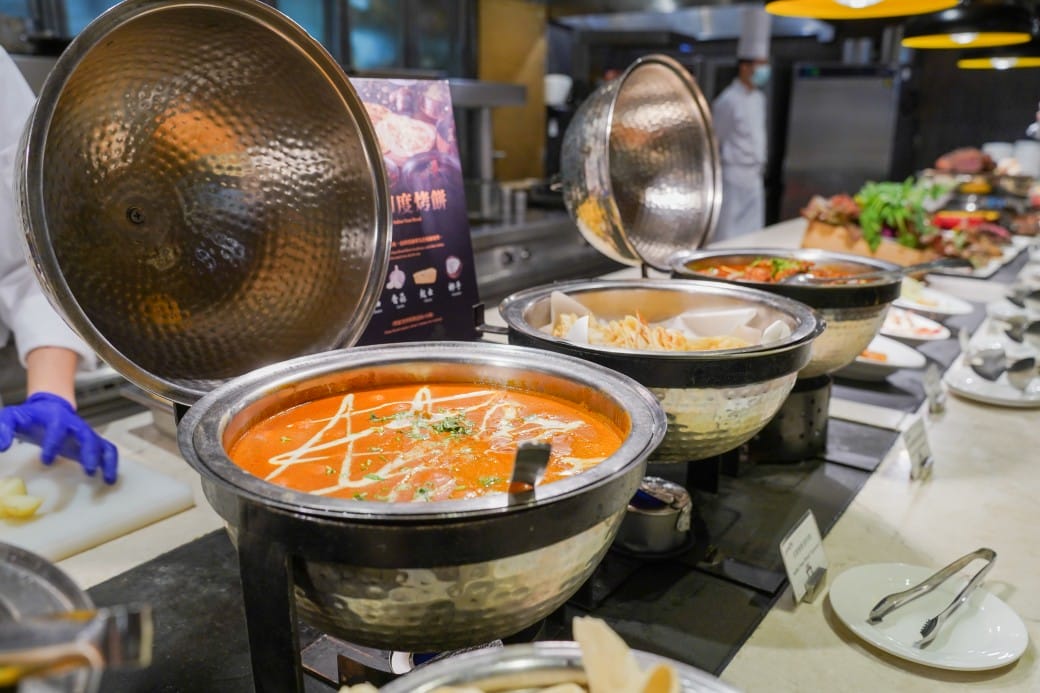 美福大飯店彩匯自助餐廳｜台北飯店自助餐吃到飽推薦，和牛羊排大蝦海鮮，甜點爆炸好吃，頂級buffet百種豐富菜色