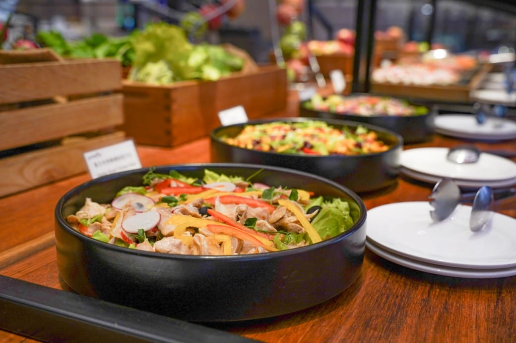 美福大飯店彩匯自助餐廳｜台北飯店自助餐吃到飽推薦，和牛羊排大蝦海鮮，甜點爆炸好吃，頂級buffet百種豐富菜色