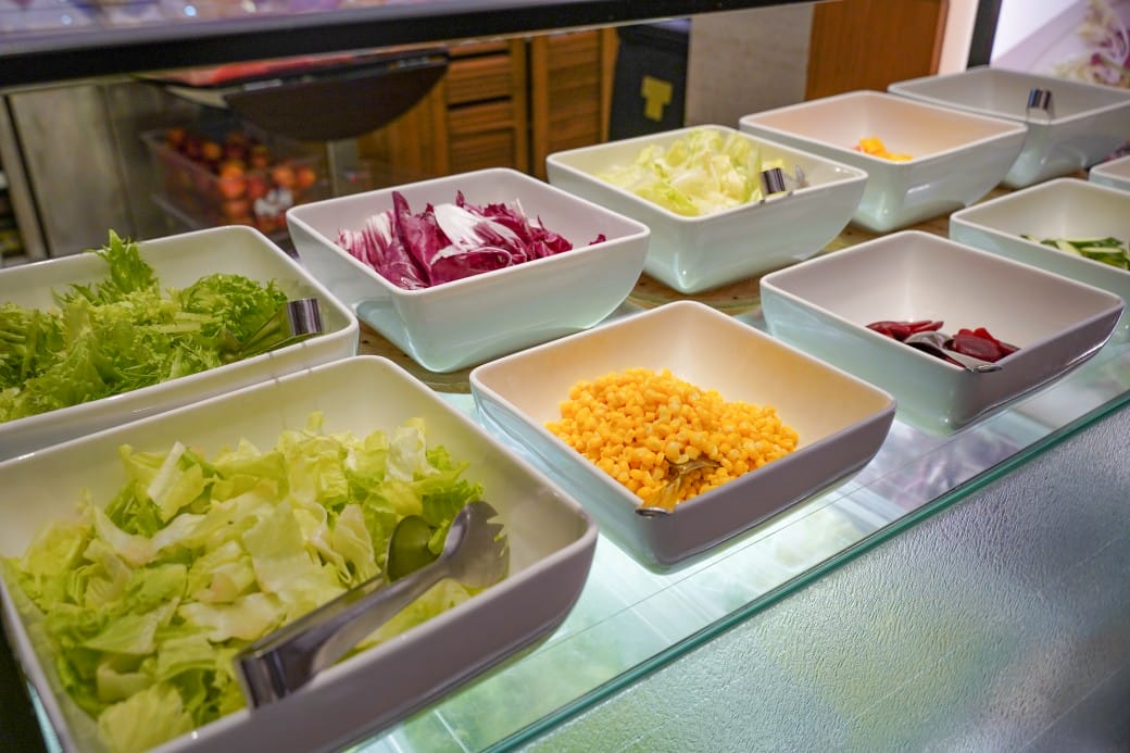 美福大飯店彩匯自助餐廳｜台北飯店自助餐吃到飽推薦，和牛羊排大蝦海鮮，甜點爆炸好吃，頂級buffet百種豐富菜色