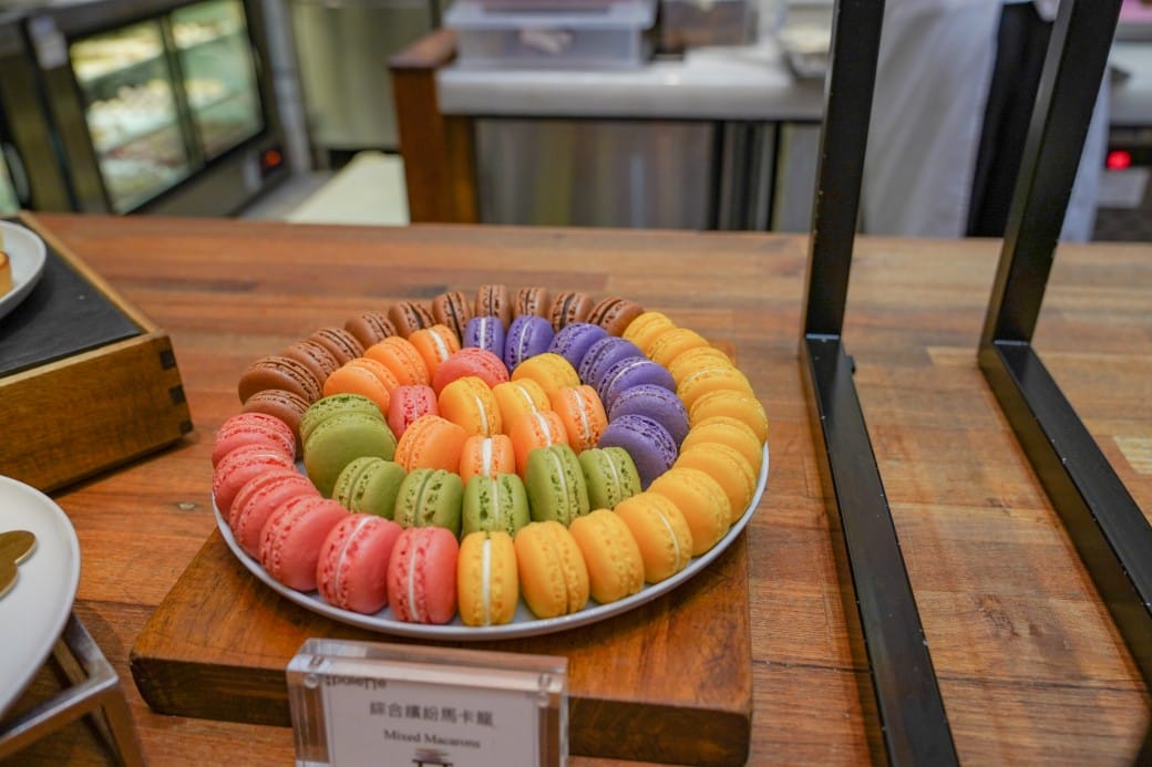 美福大飯店彩匯自助餐廳｜台北飯店自助餐吃到飽推薦，和牛羊排大蝦海鮮，甜點爆炸好吃，頂級buffet百種豐富菜色