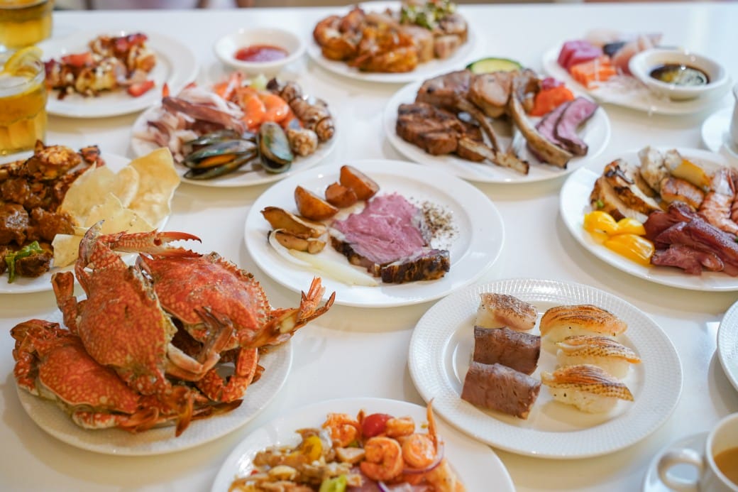 美福大飯店彩匯自助餐廳｜台北飯店自助餐吃到飽推薦，和牛羊排大蝦海鮮，甜點爆炸好吃，頂級buffet百種豐富菜色