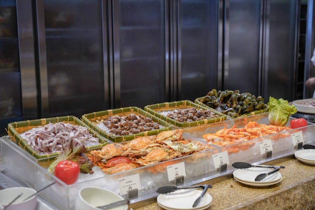 美福大飯店彩匯自助餐廳｜台北飯店自助餐吃到飽推薦，和牛羊排大蝦海鮮，甜點爆炸好吃，頂級buffet百種豐富菜色