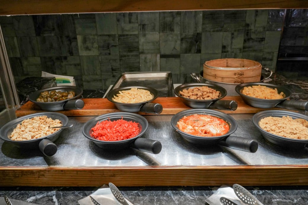 茹曦酒店SUNNY BUFFET自助早餐吃到飽，直接爽吃3.5小時，中式，日式，西式，現煎歐姆蛋通通都有！