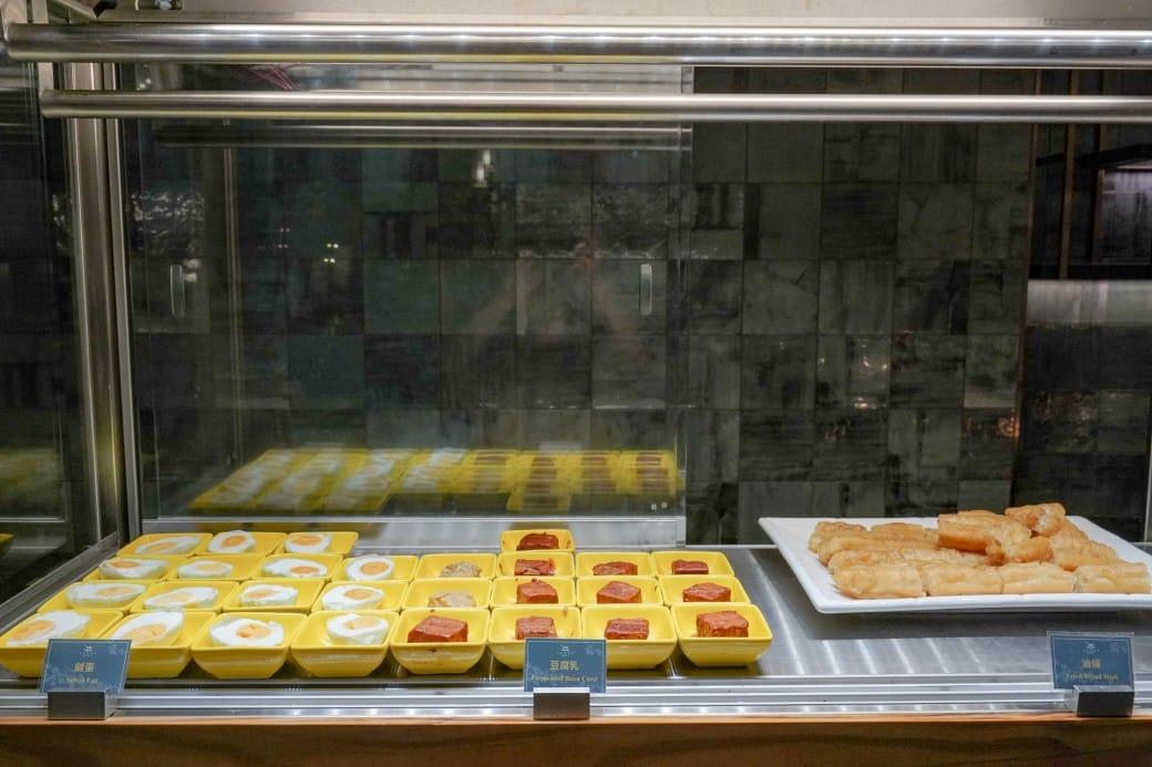 茹曦酒店SUNNY BUFFET自助早餐吃到飽，直接爽吃3.5小時，中式，日式，西式，現煎歐姆蛋通通都有！