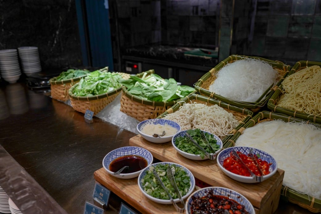 茹曦酒店SUNNY BUFFET自助早餐吃到飽，直接爽吃3.5小時，中式，日式，西式，現煎歐姆蛋通通都有！